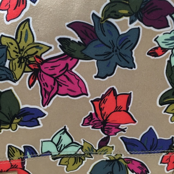Vera Bradley Laptop Messenger in Falling Flowers